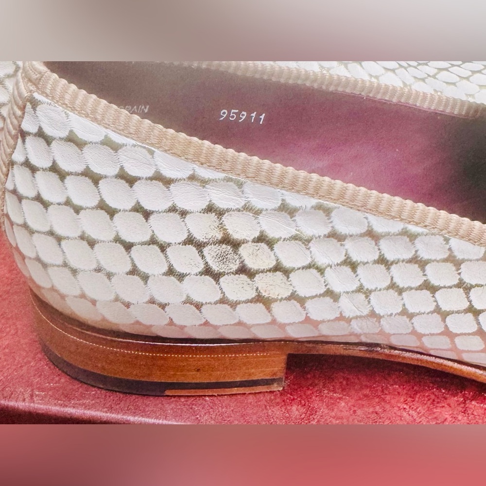 MEZLAN Hilbert Leather Slip-On Loafers - Picture 6 of 7